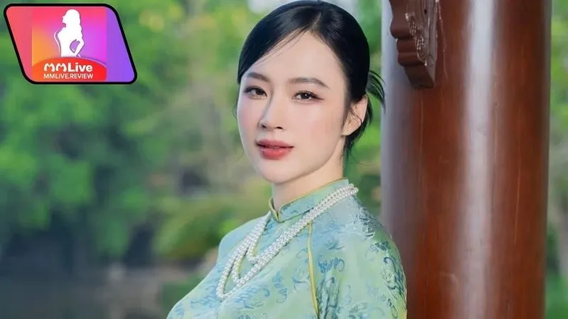Angela Phương Trinh Là Ai? Hành Trình Sáng Tạo Nghệ Thuật 2 Giới thiệu về Angela Phương Trinh