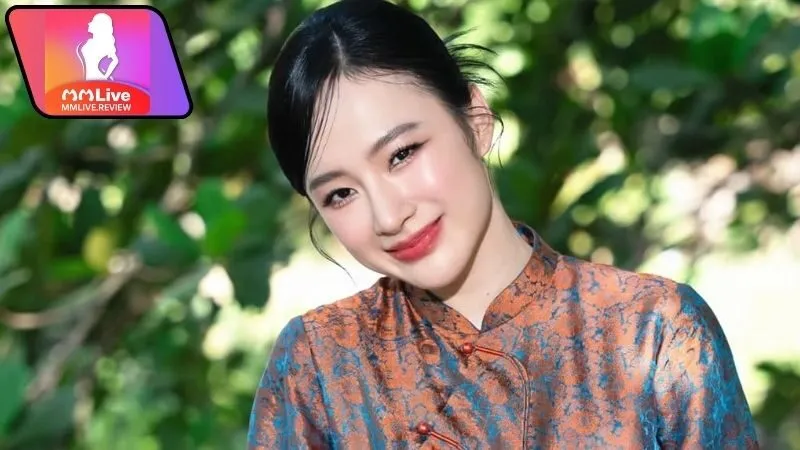 Angela Phương Trinh Là Ai? Hành Trình Sáng Tạo Nghệ Thuật 3 Con đường sự nghiệp nghệ thuật